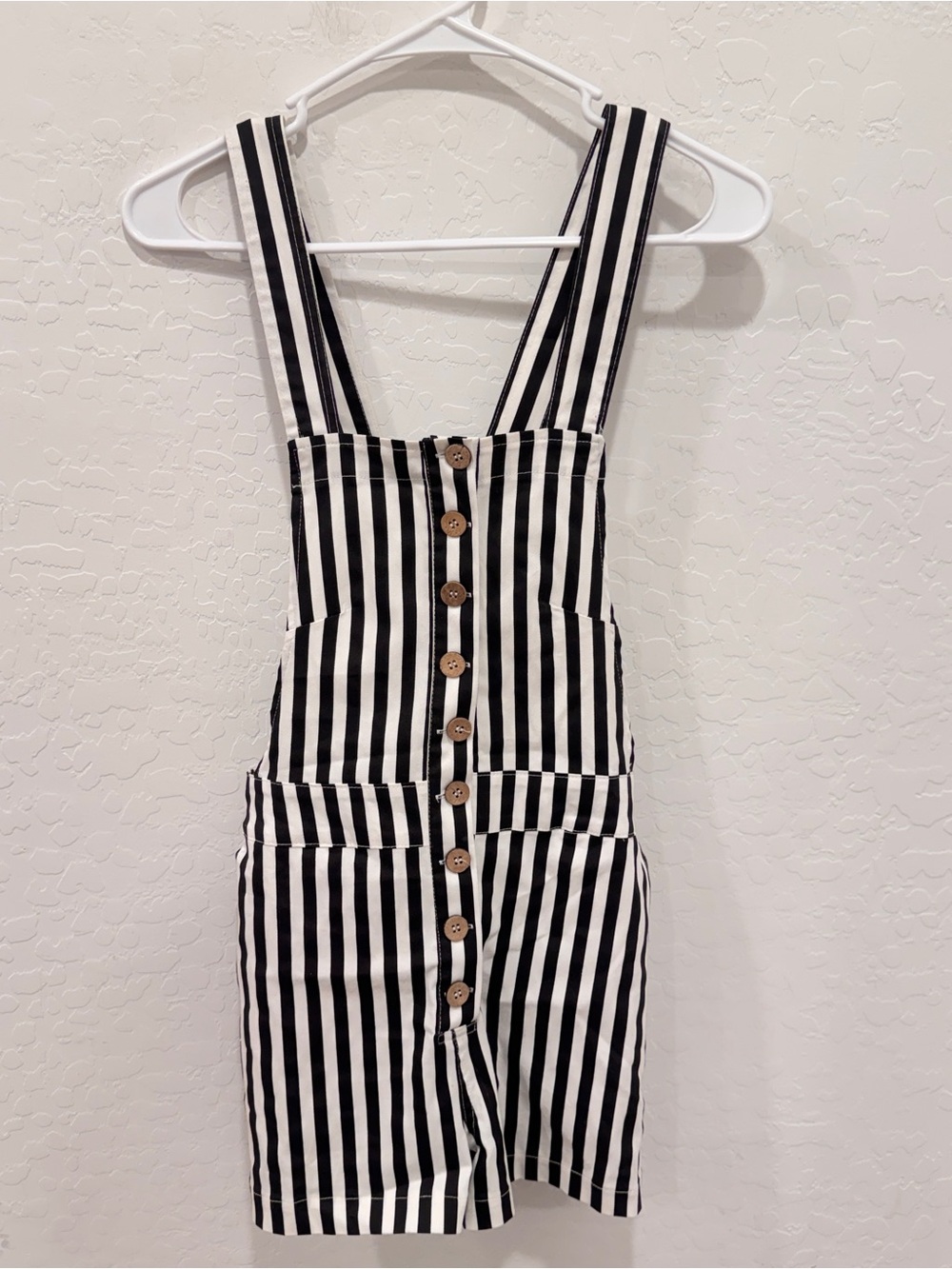 NWT FAVLUX Shortalls Overalls Women’s Medium Black White Striped Button-Front